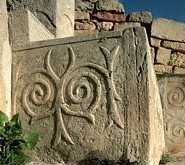 spiral carvings at Tarxien